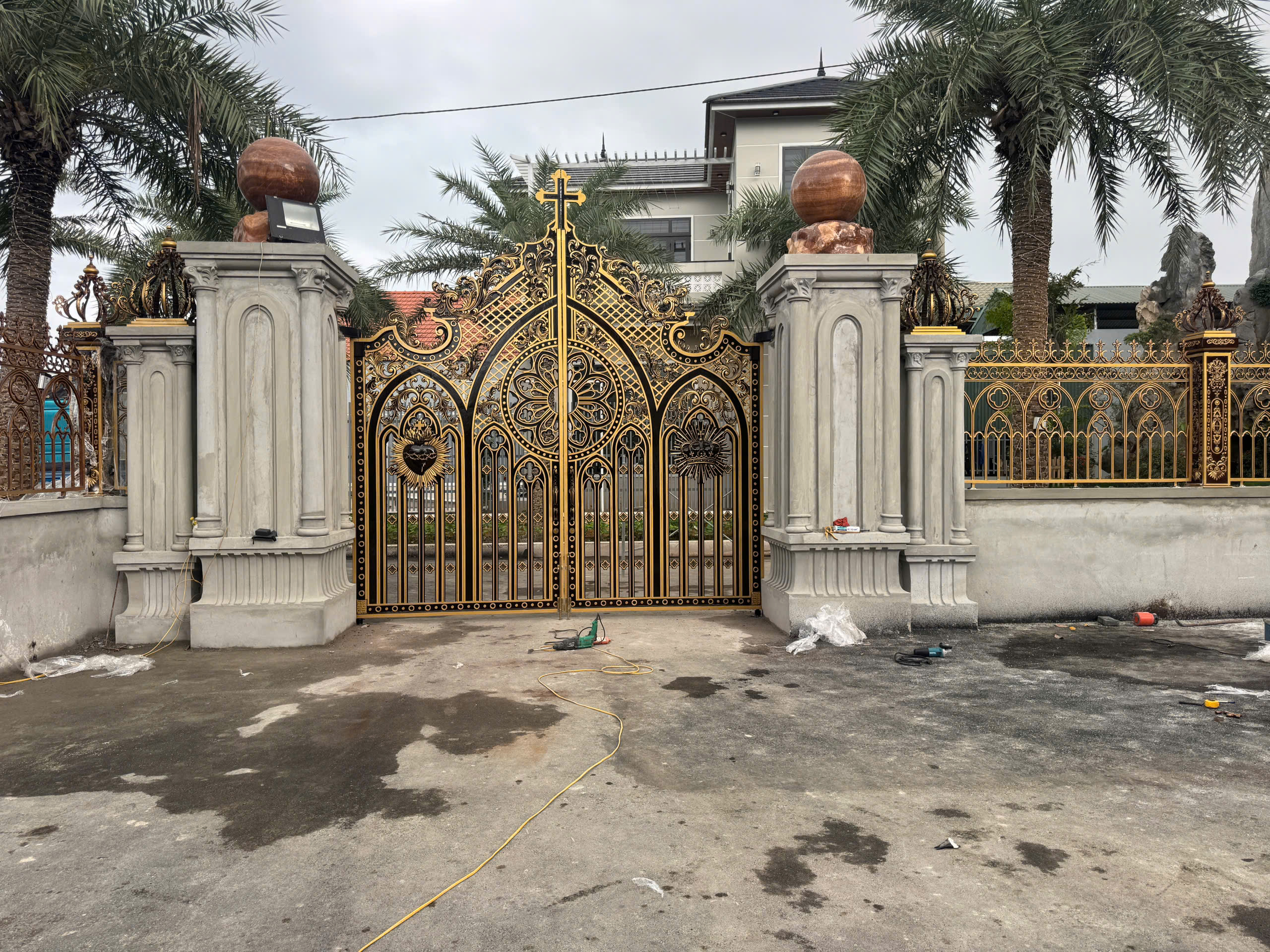 Cổng nhôm đúc C040