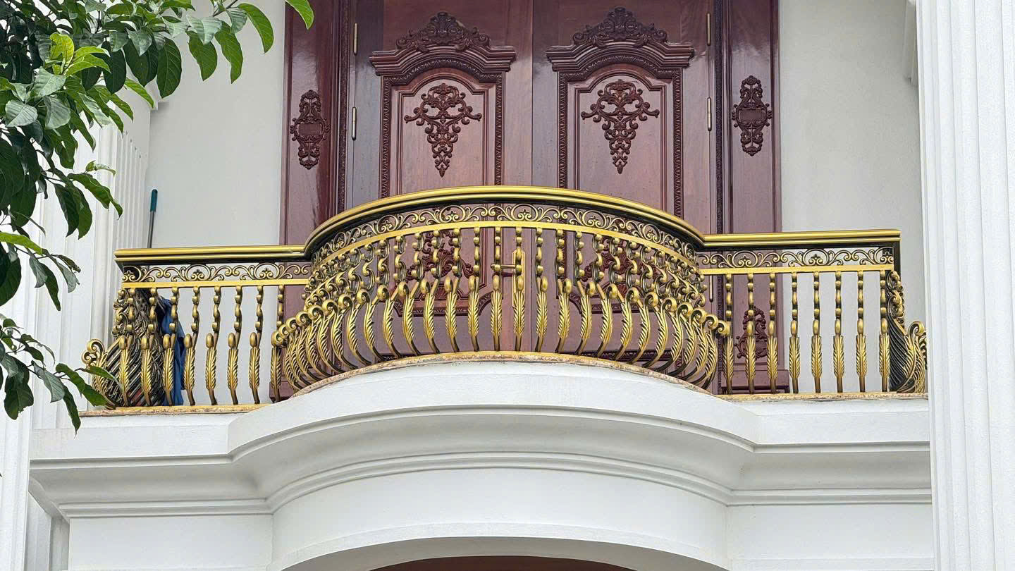 Lan can nhôm đúc L055