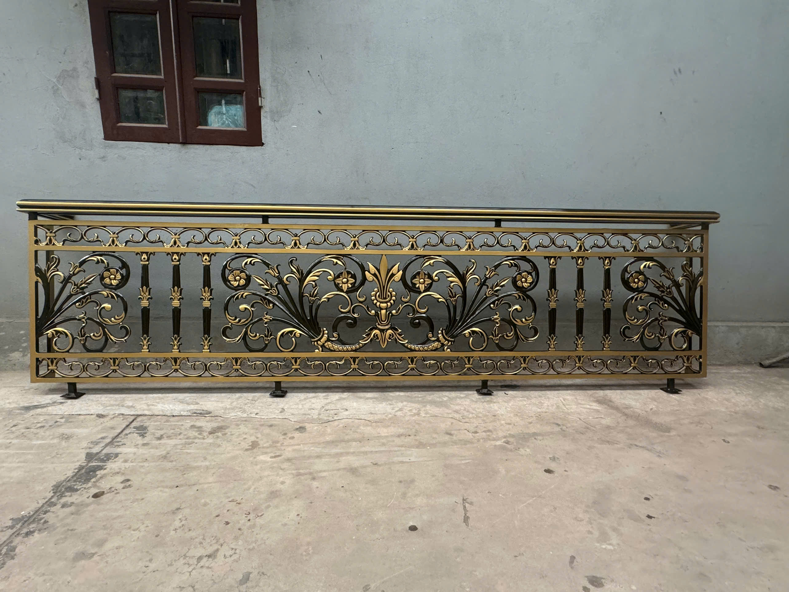 Lan can nhôm đúc L028