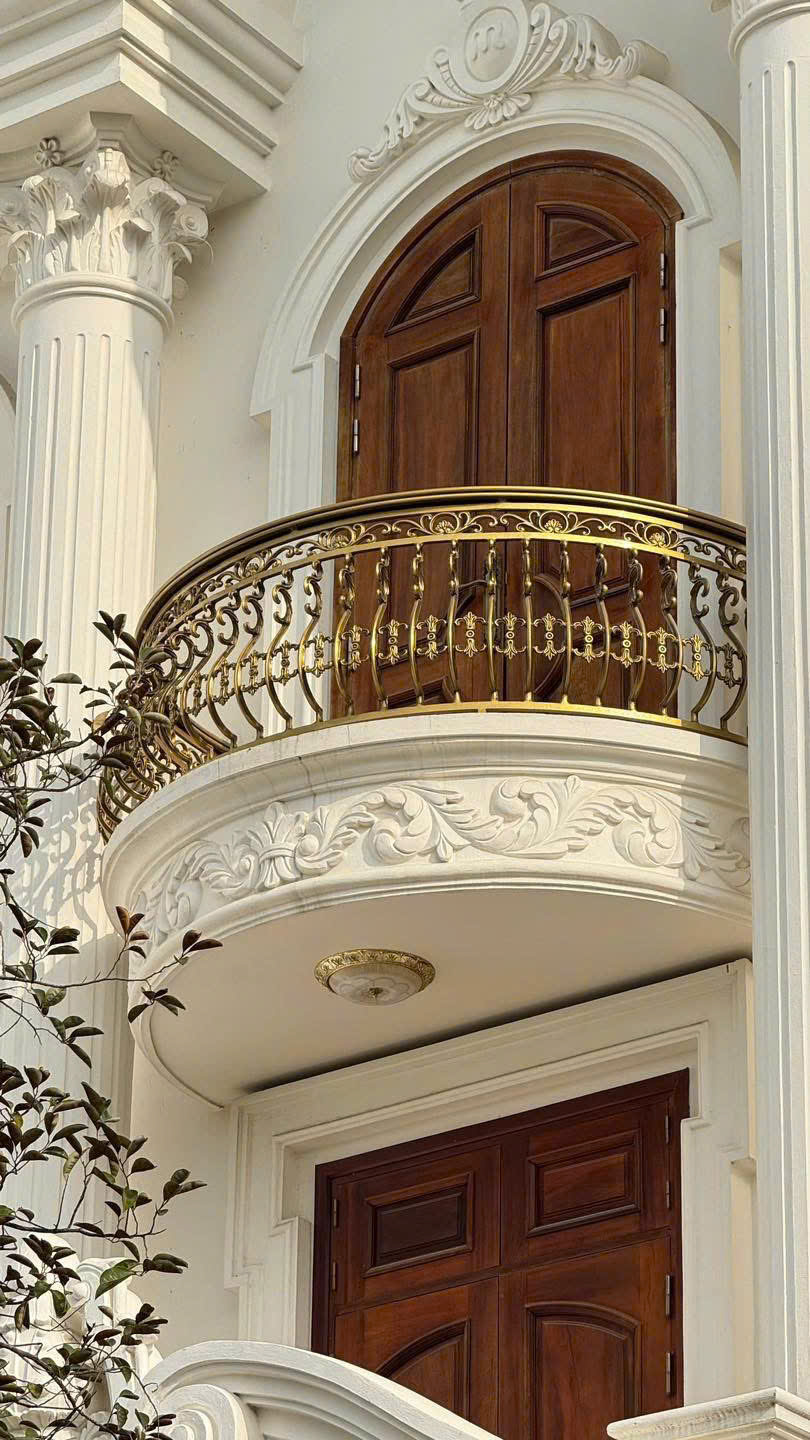 Lan can nhôm đúc L052