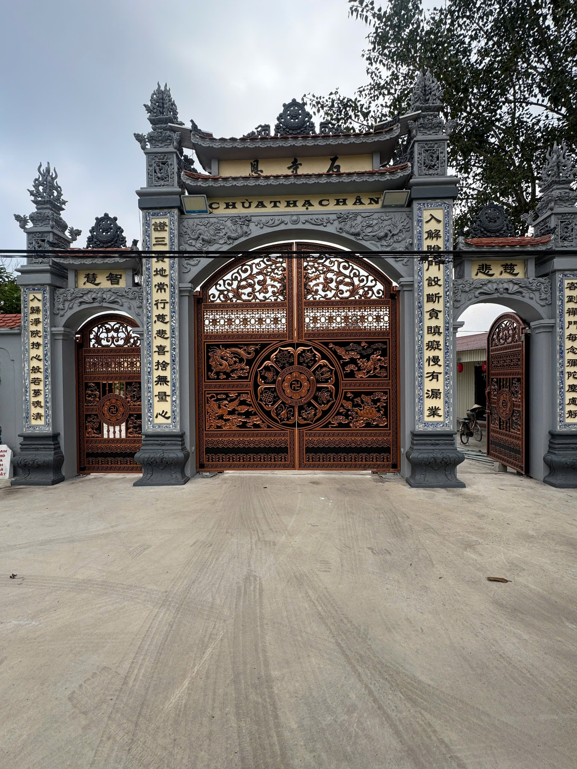 Cổng nhôm đúc C016
