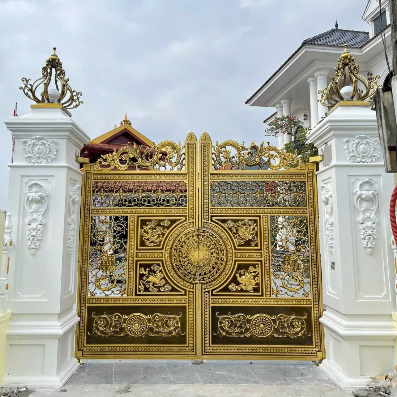 Cổng nhôm đúc C008