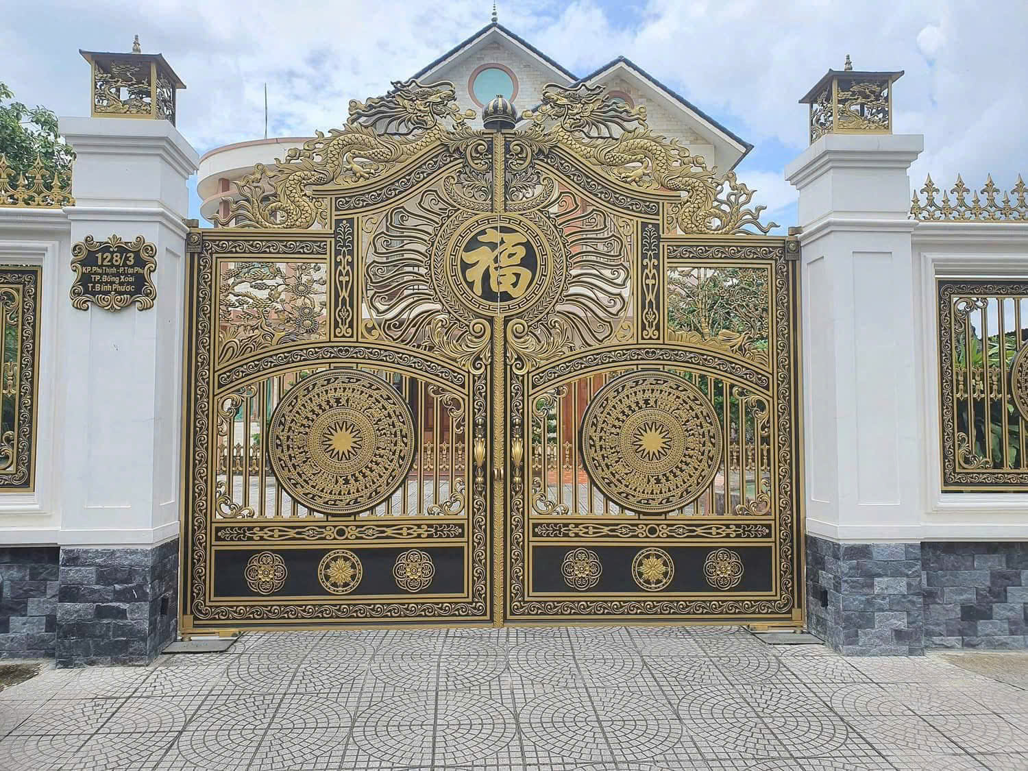 Cổng nhôm đúc C062