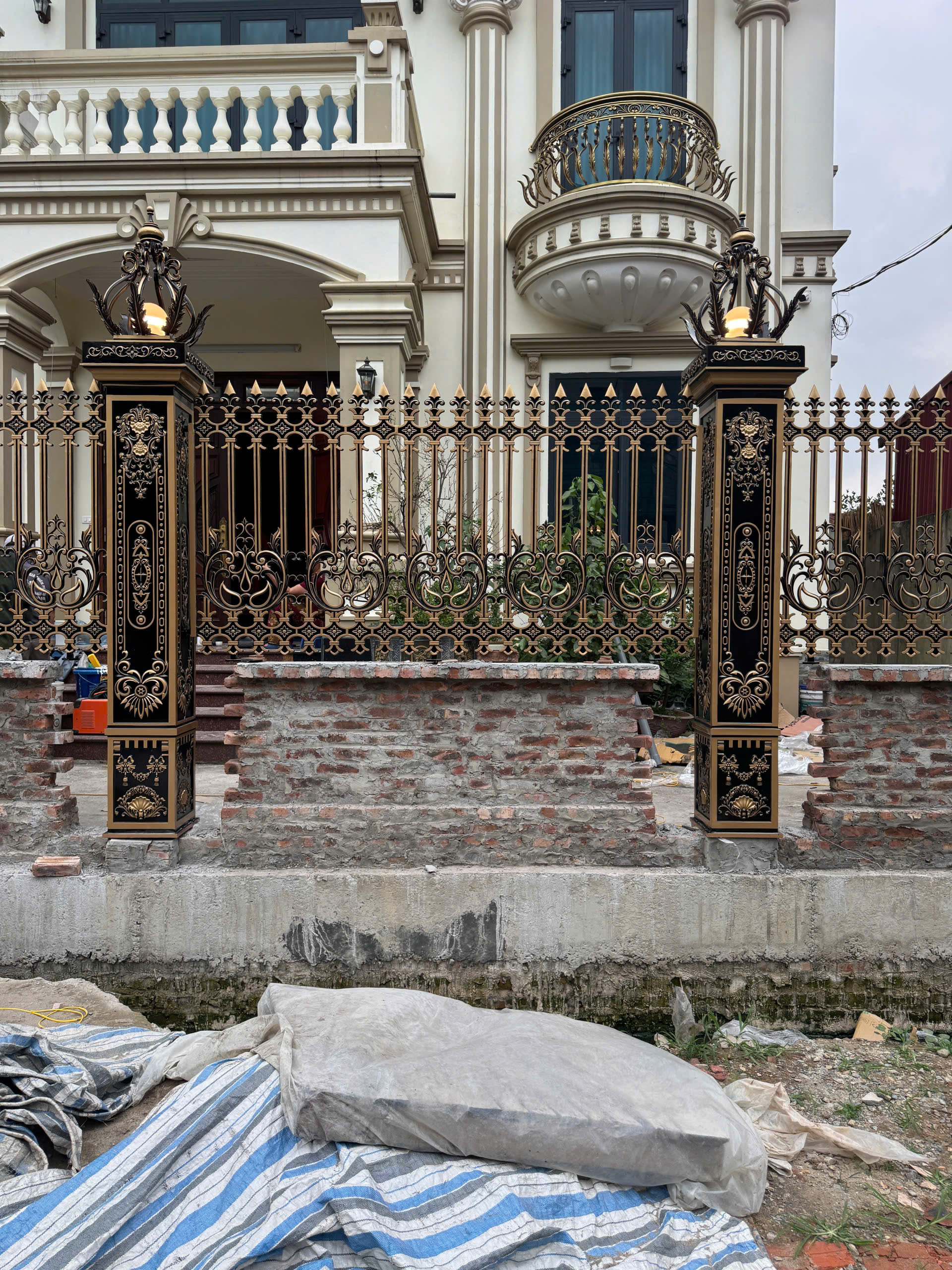 Hàng rào nhôm đúc H033