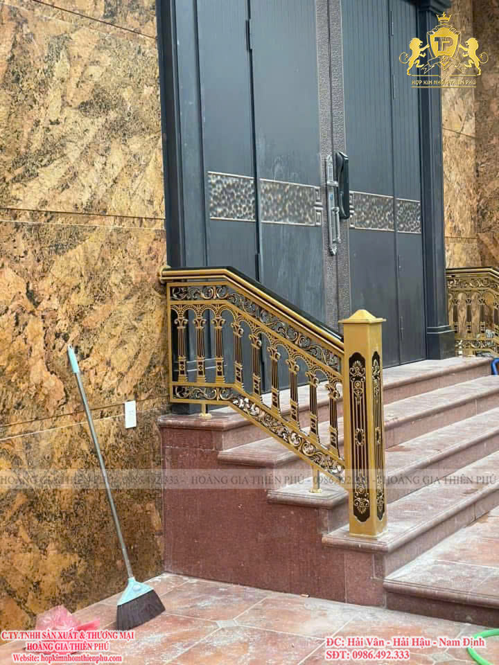 Cầu thang nhôm đúc C047